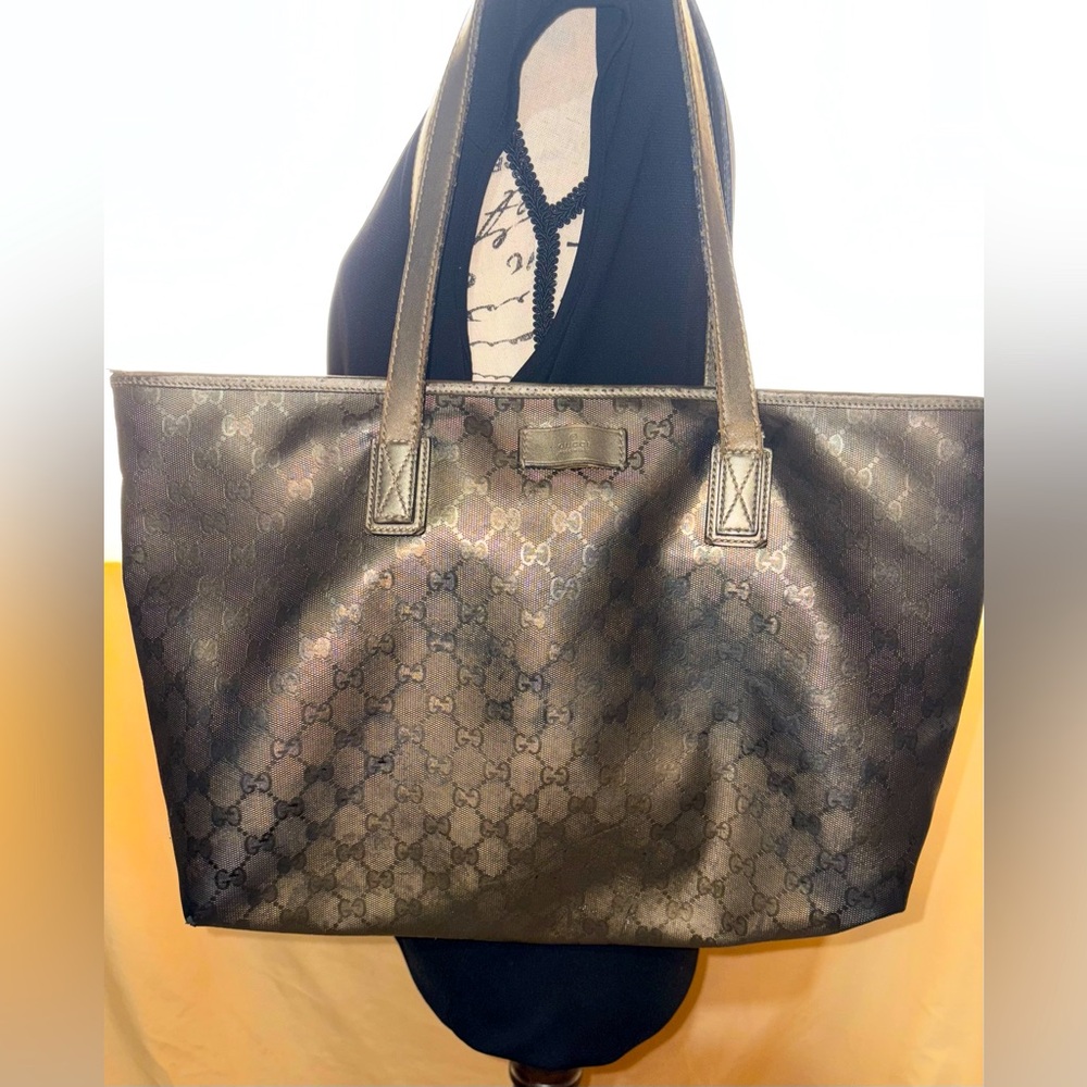 Gucci Green Shoulder Bag Luxurious Design